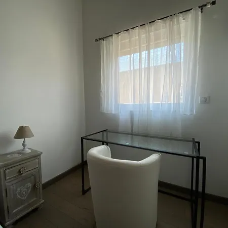 Апартаменты Le De La Vague *